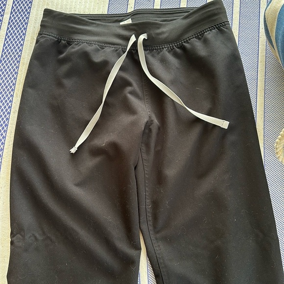 Livingston Basic Scrub Pants from fig - Picture 4 of 4